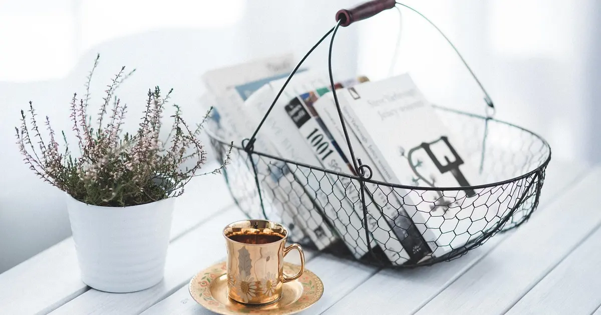 What to Put in an Airbnb Welcome Pack, and Who Restocks It Between Guests